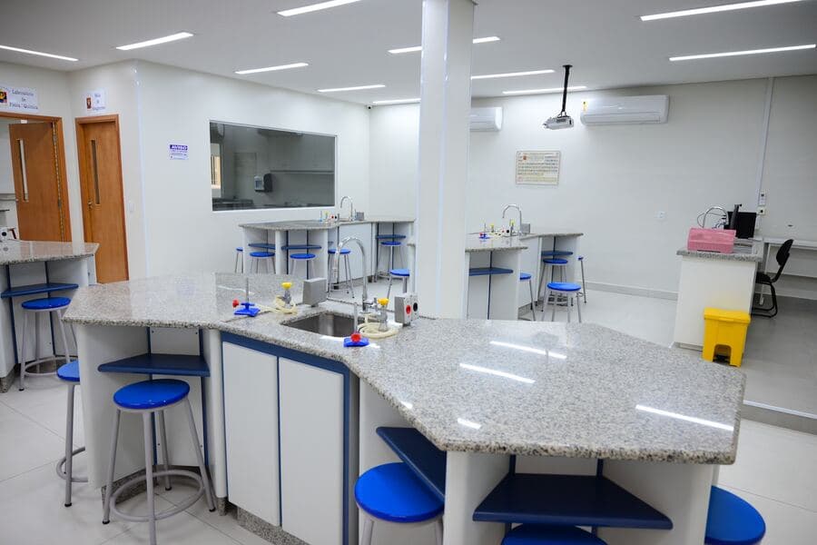 Laboratório de física e química